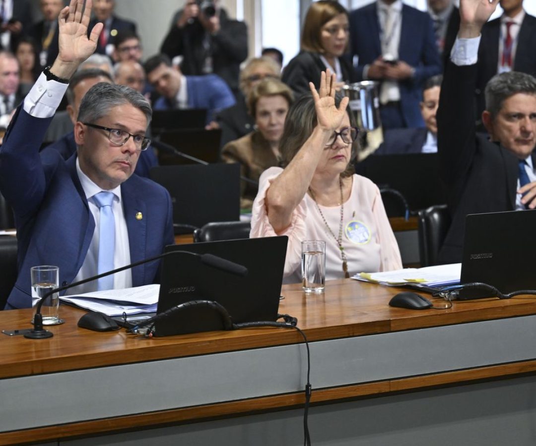 CCJ do Senado aprova texto-base da PEC da Segurança Pública