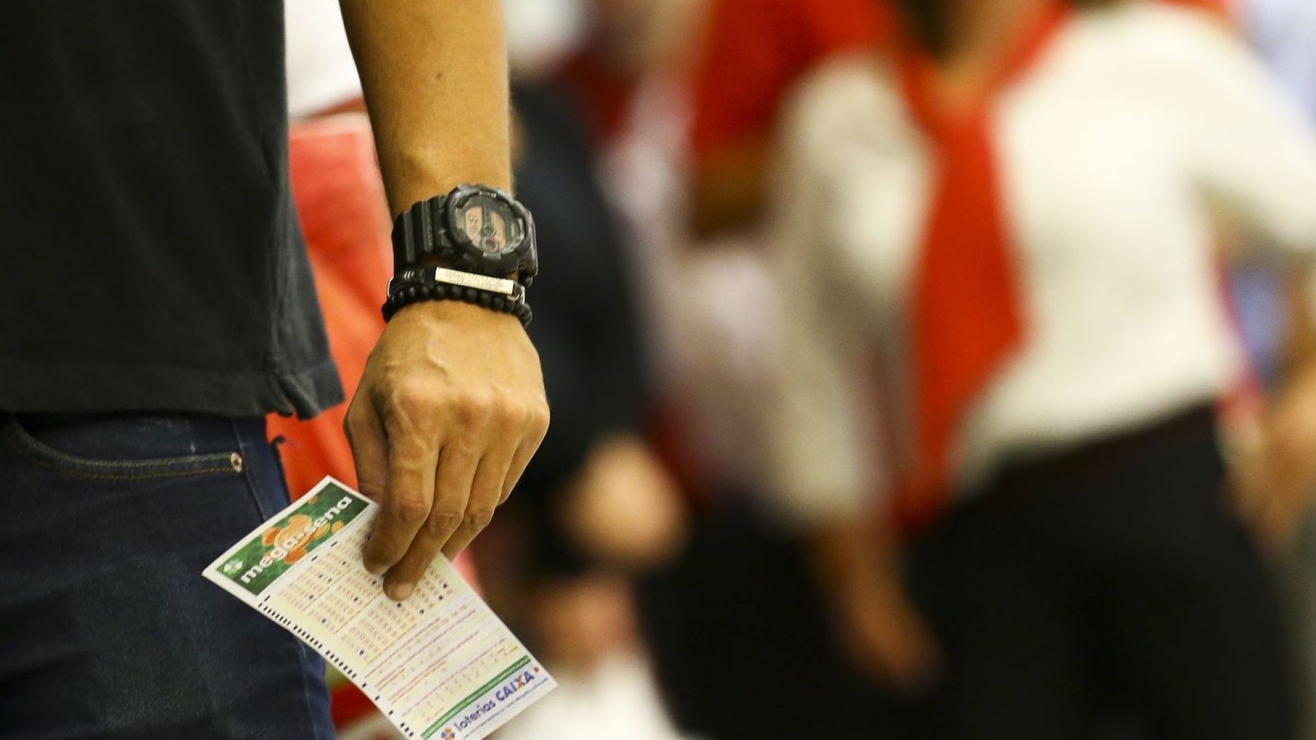 Mega-Sena acumula para 48 R$ milhões; confira os números sorteados
