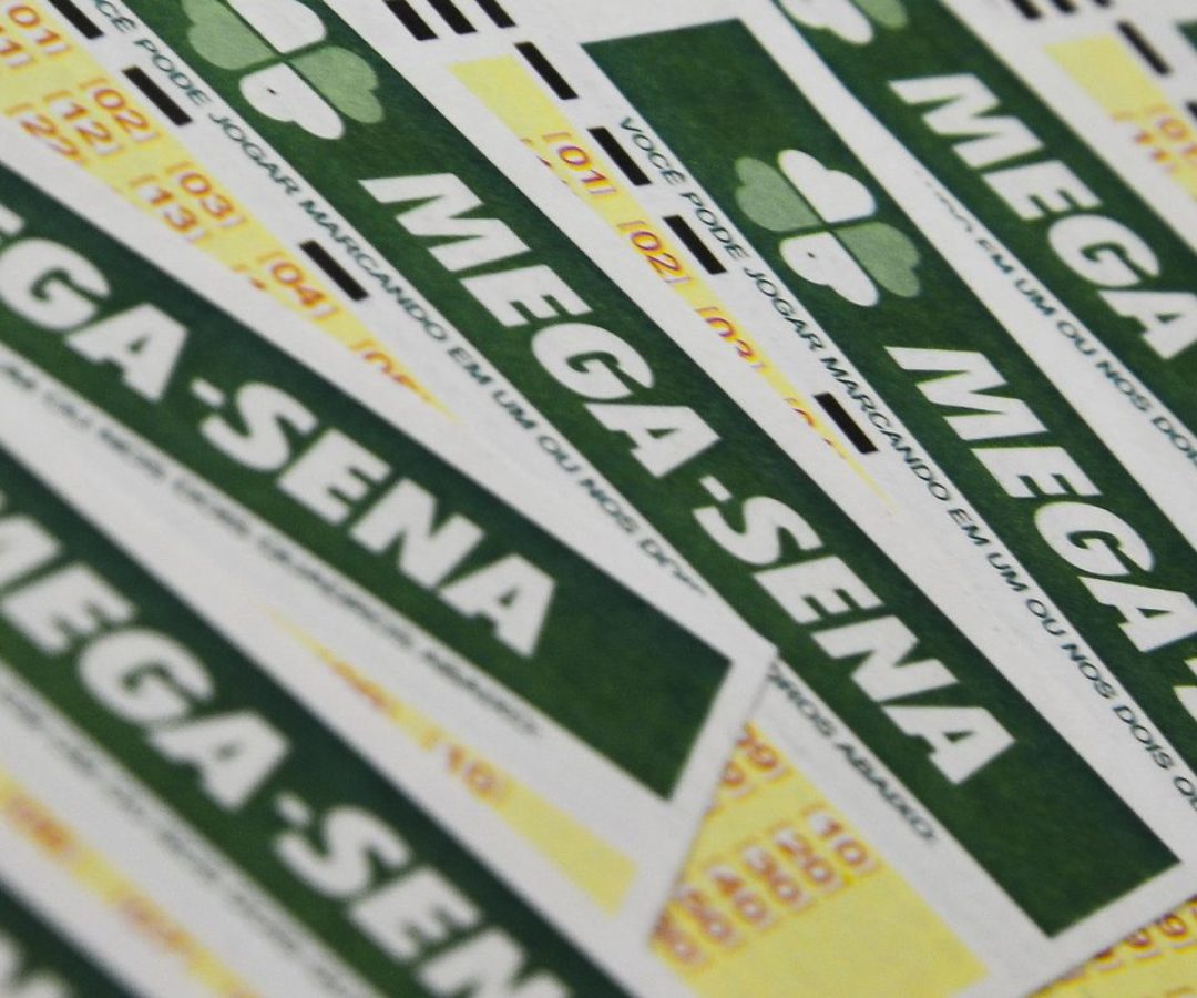 Ninguém acerta Mega-Sena; prêmio acumula para R$ 165 milhões
